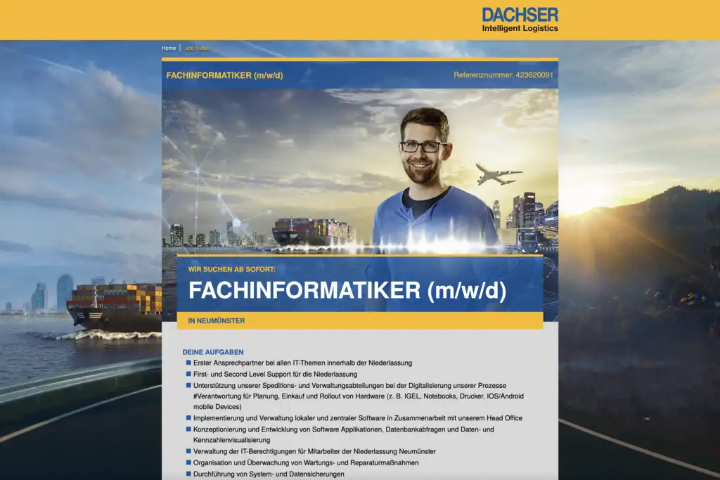 Eine Stellenanzeige von Dachser im Vordergrund, ein Schiff im Hintergrund
