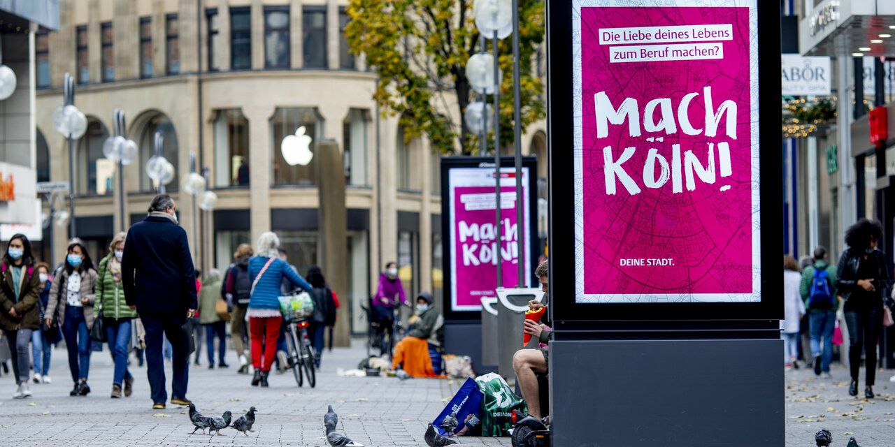 Anzeigentafel Werbung Köln