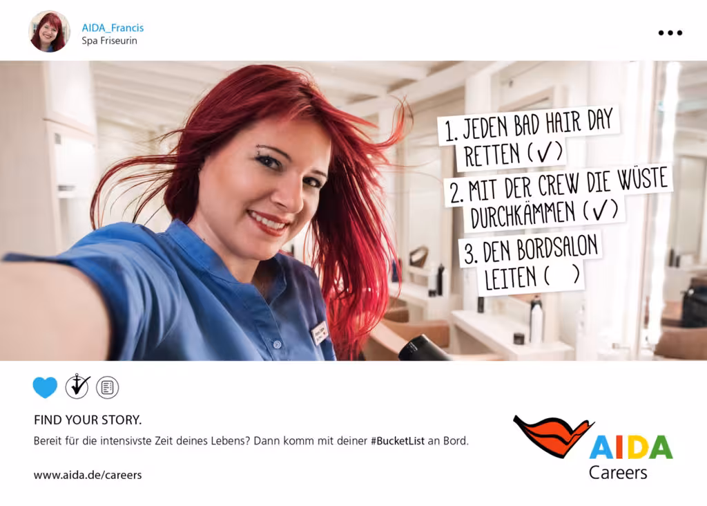 Eine AIDA Mitarbeiterin im Friseursalon.