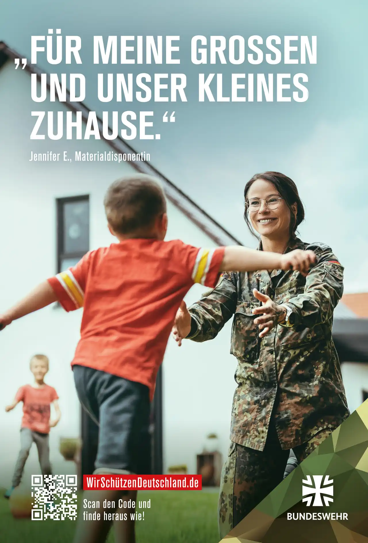 Ein Junge läuft einer Soldatin in die Arme. Darüber der Text "Für meine Großen und unser kleines Zuhause."