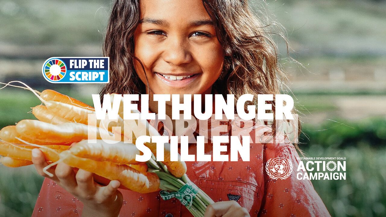 Ein Kind mit Möhren in der Hand und dem Text "Welthunger stillen"