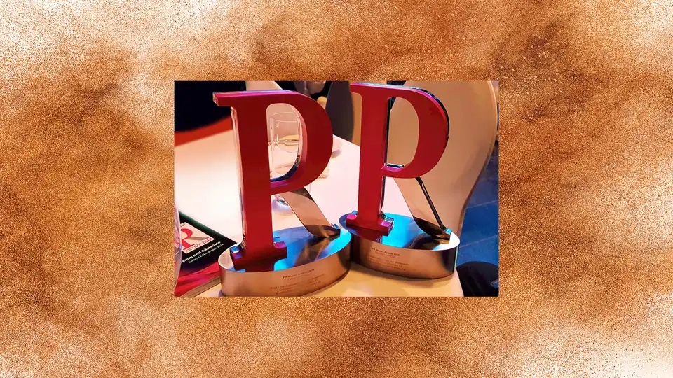 Die Trophäen des PR Report Awards 2018.