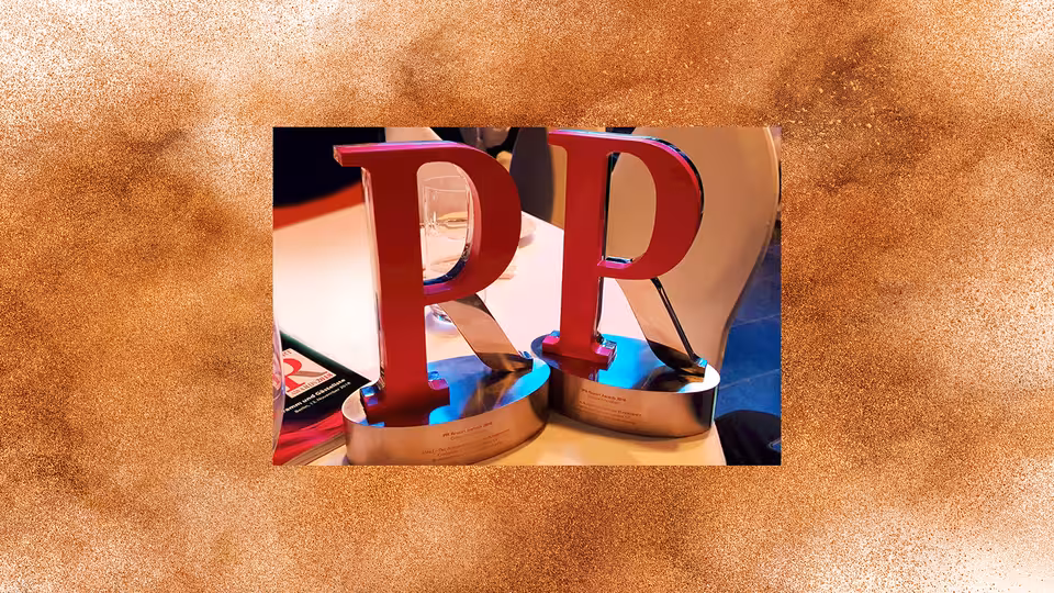Die Trophäen des PR Report Awards 2018.