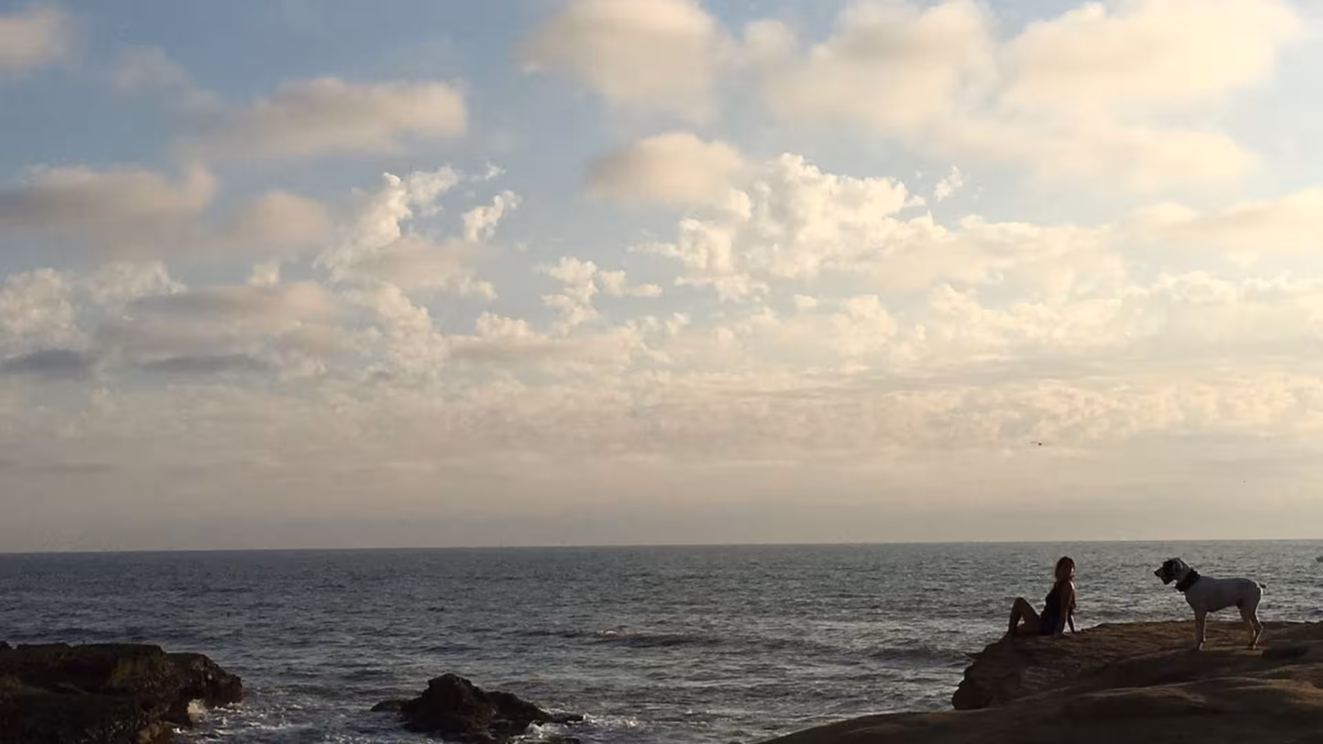 Meer mit Horizont und Himmel