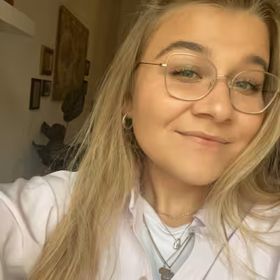 Leonie Heidinger ist Mitarbeiterin der Castenow GmbH, der Employer Branding Agentur in Düsseldorf.